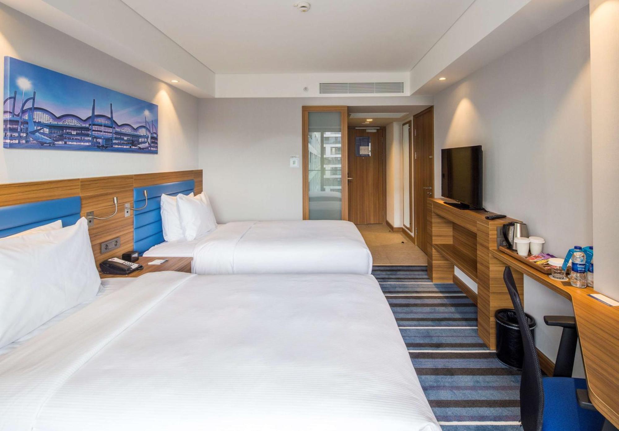 Hampton By Hilton Istanbul Kurtkoy Hotel Exterior photo