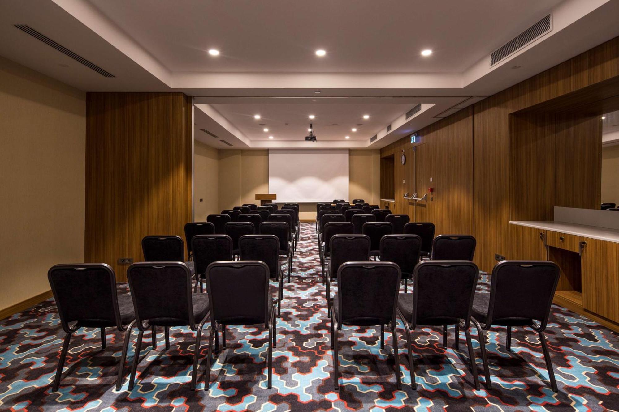 Hampton By Hilton Istanbul Kurtkoy Hotel Exterior photo
